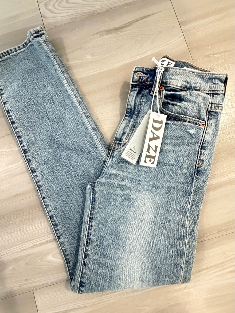 DAZE Women’s Straight Leg Jeans in Light Blue
